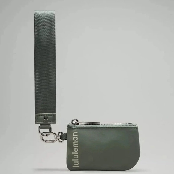 Lululemon wristlet - Picture 7 of 16
